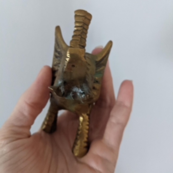 Vintage Brass Elephant statuette 🐘 - Picture 9 of 9